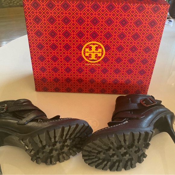 Amazing Tory Burch Booties 6.5. Fabulous style! Never worn. - Picture 2 of 4